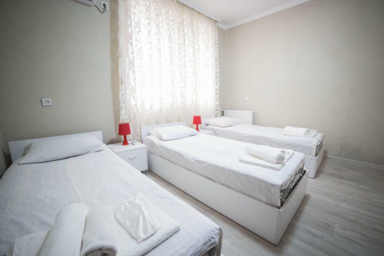 Guest House Theodora Кутаиси Экстерьер фото
