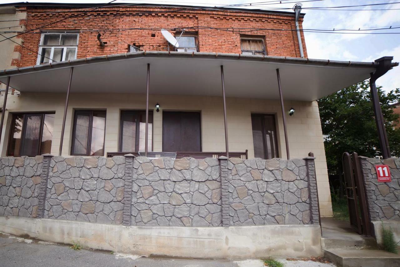 Guest House Theodora Кутаиси Экстерьер фото